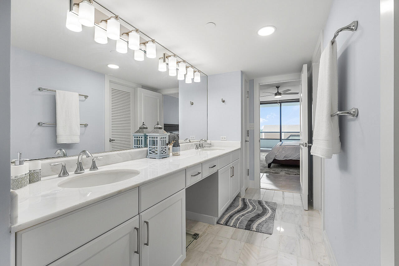 OLD PORT COVE LAKE POINT TOWER CONDO - Residential
