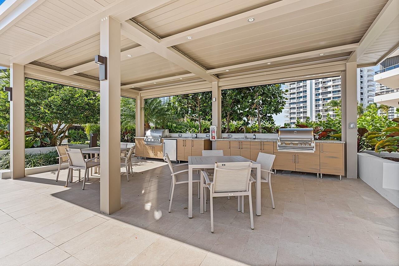 OLD PORT COVE LAKE POINT TOWER CONDO - Residential