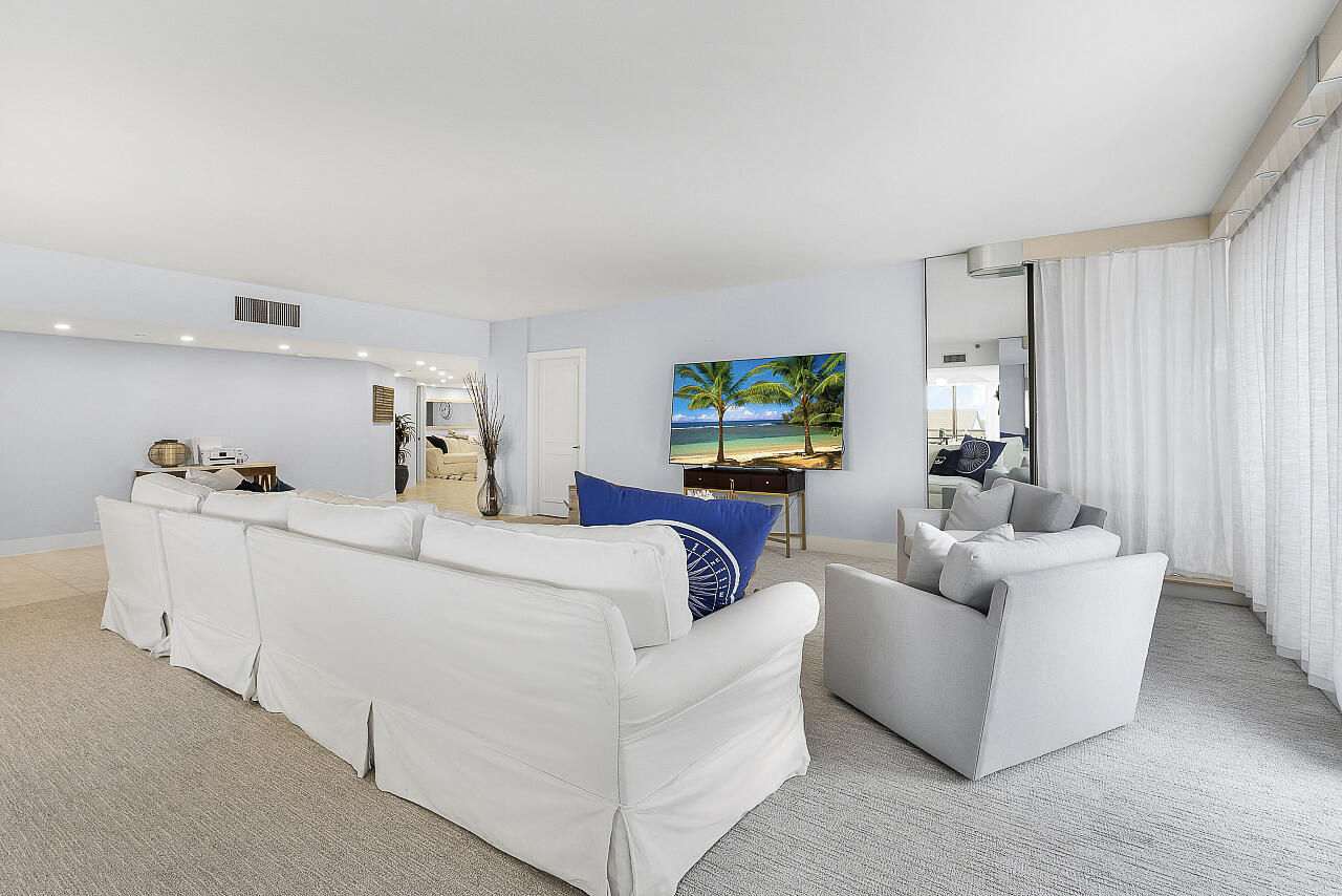 OLD PORT COVE LAKE POINT TOWER CONDO - Residential