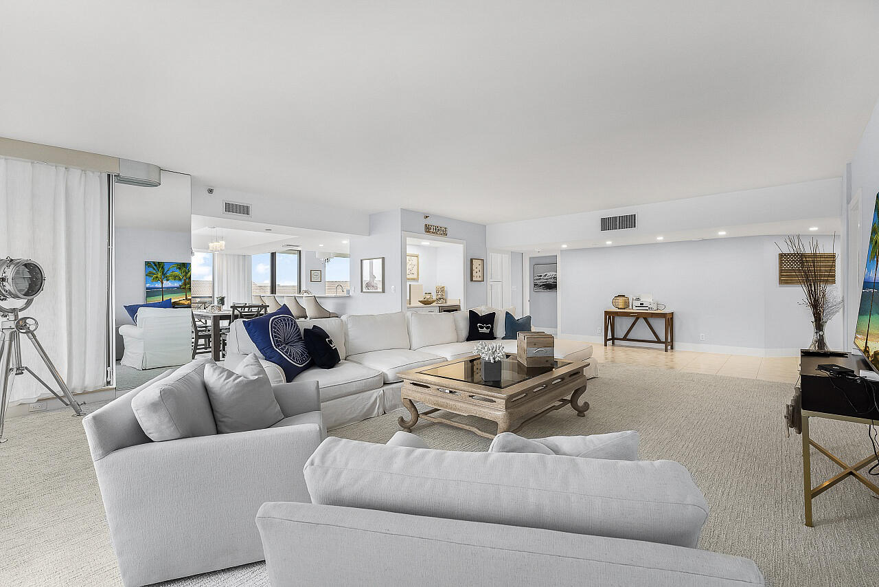 OLD PORT COVE LAKE POINT TOWER CONDO - Residential