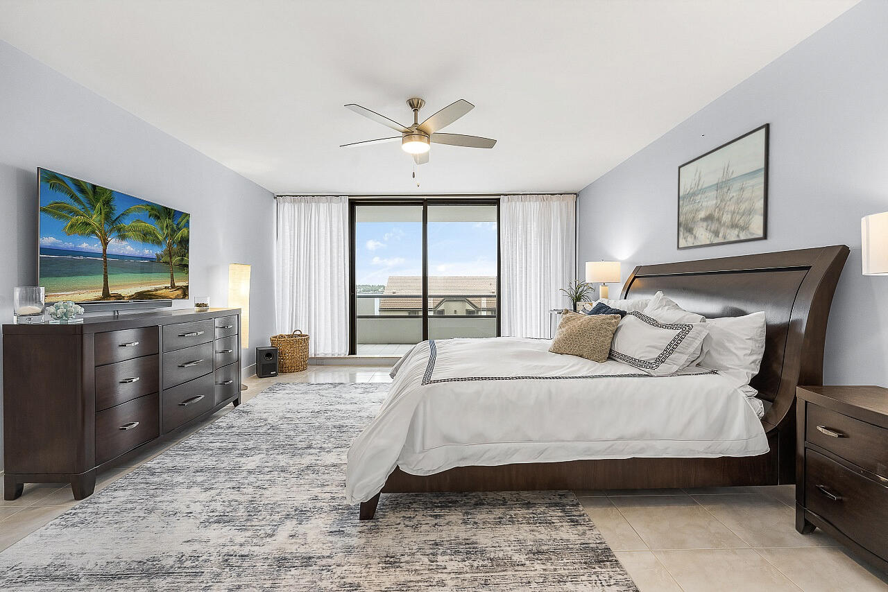 OLD PORT COVE LAKE POINT TOWER CONDO - Residential