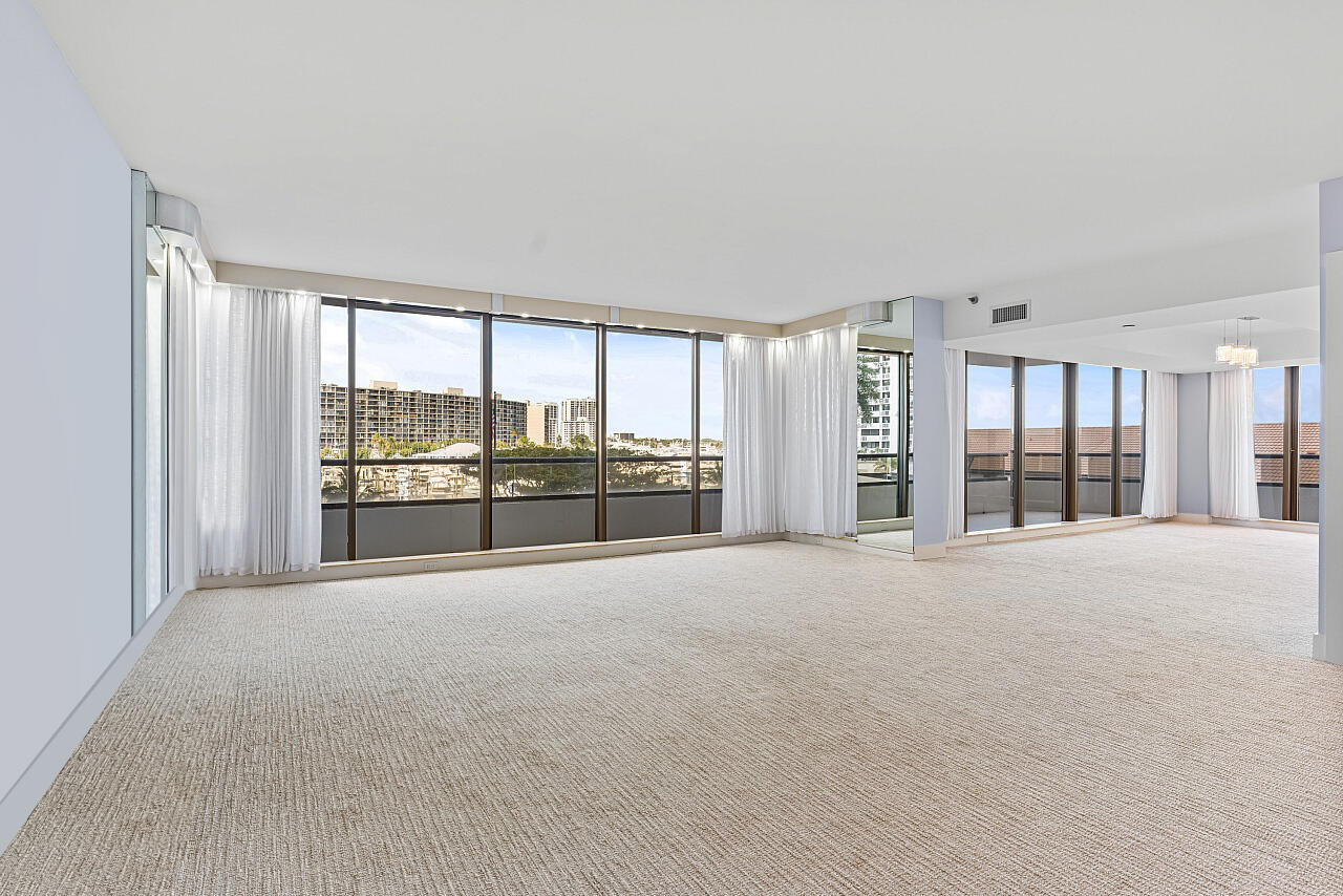 100 Lakeshore Drive 252