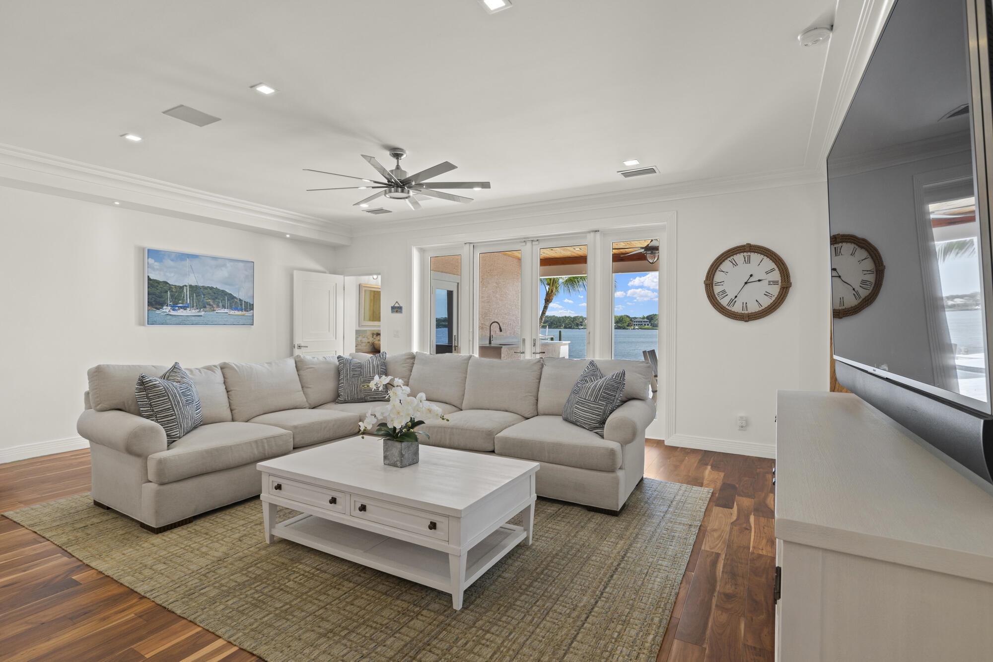 Tequesta Country Club - Residential