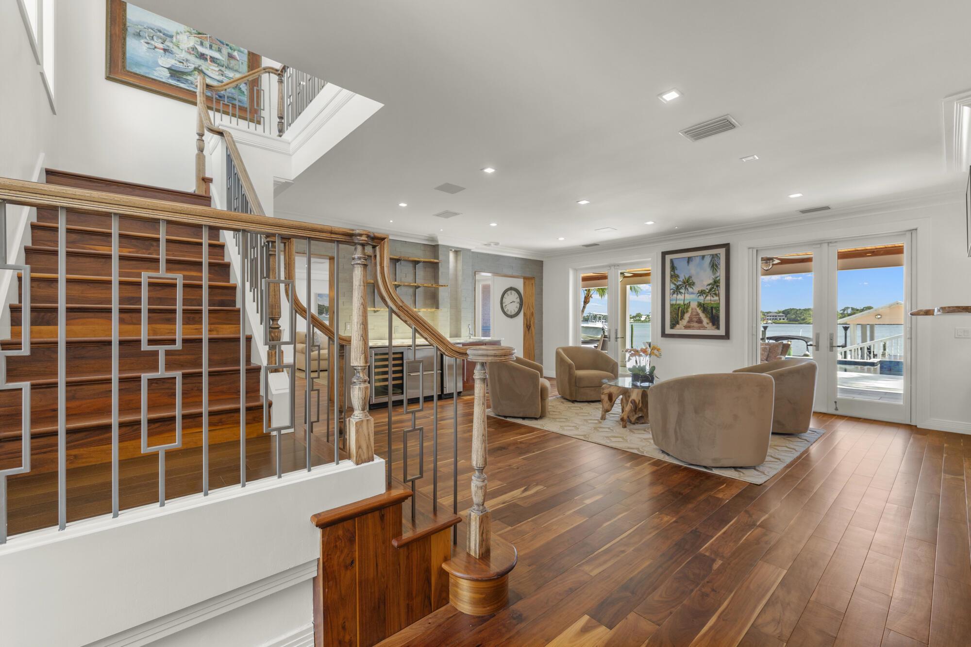 Tequesta Country Club - Residential