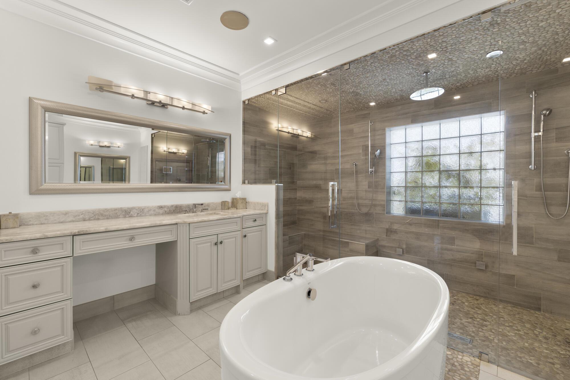 Tequesta Country Club - Residential