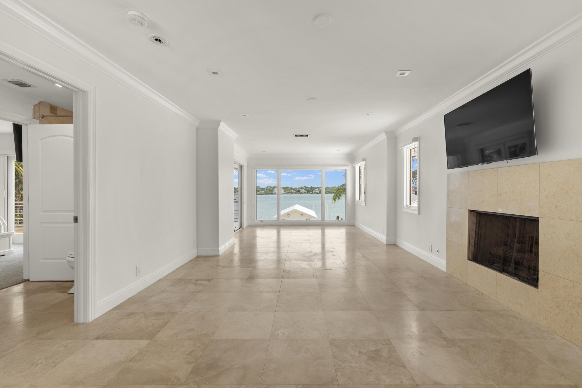 Tequesta Country Club - Residential