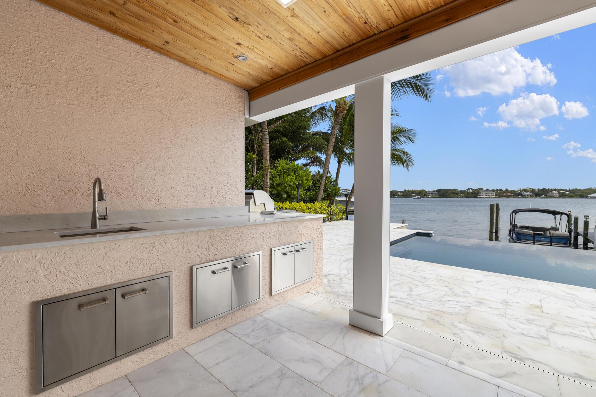 Tequesta Country Club - Residential