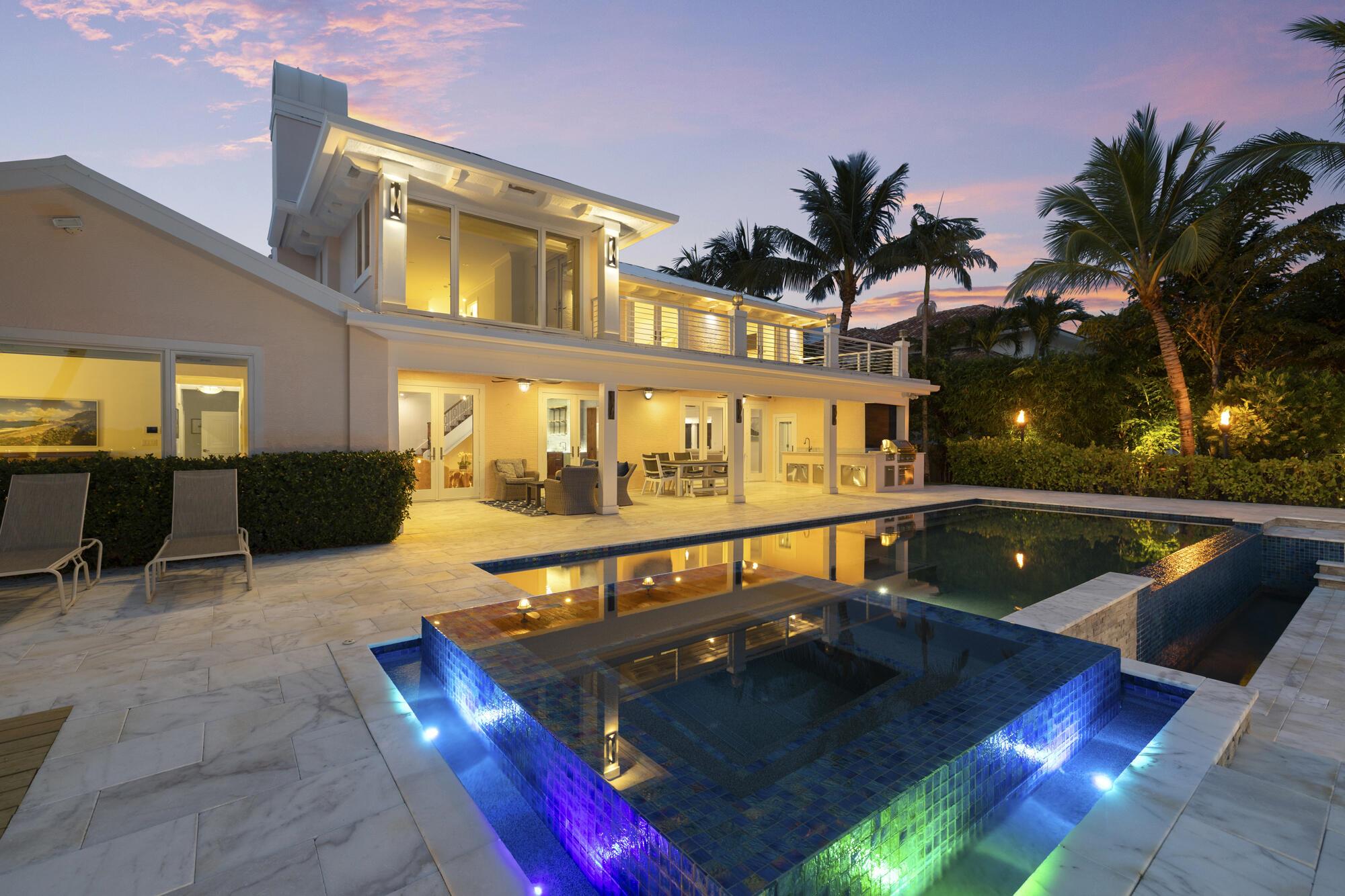 Tequesta Country Club - Residential