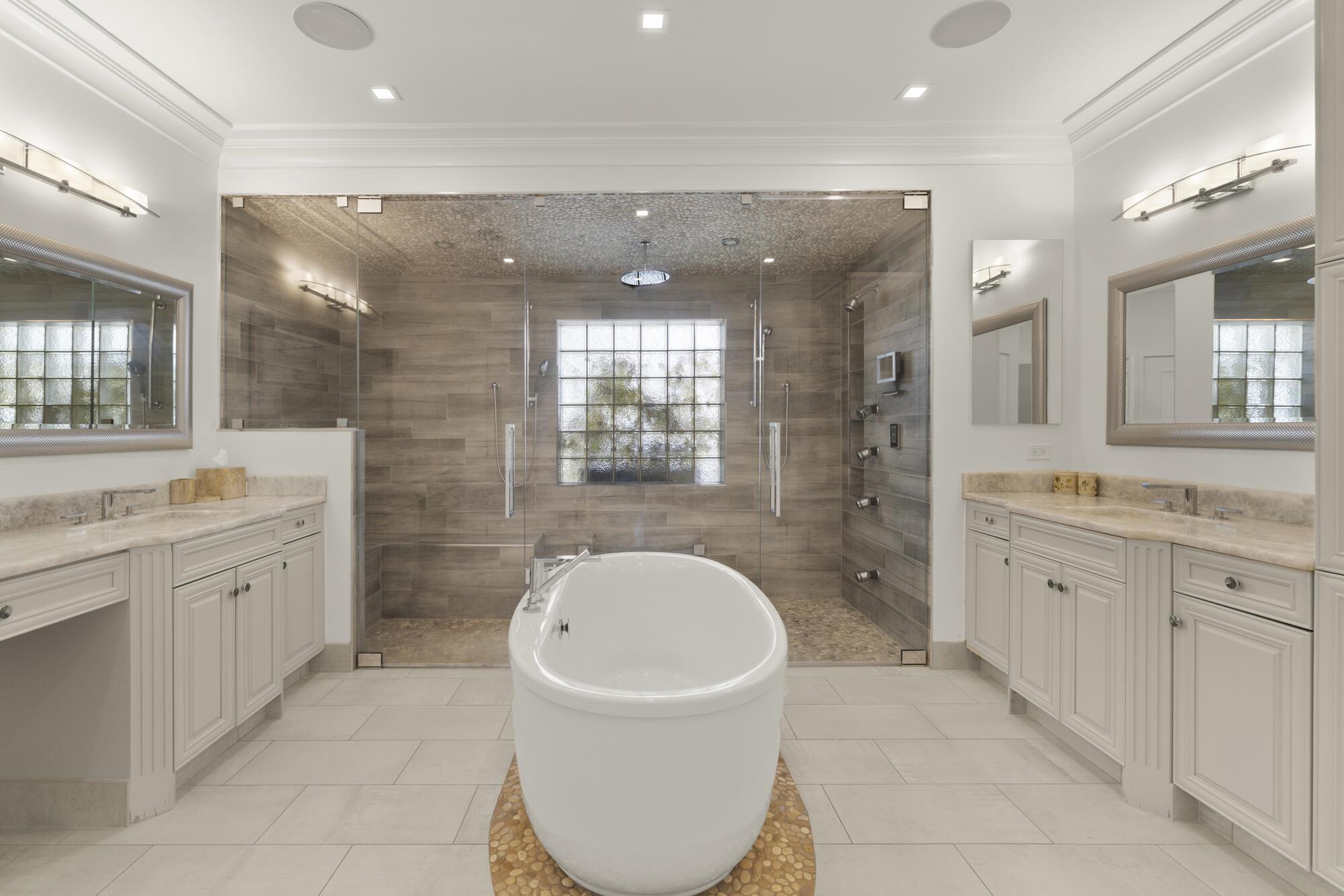 Tequesta Country Club - Residential