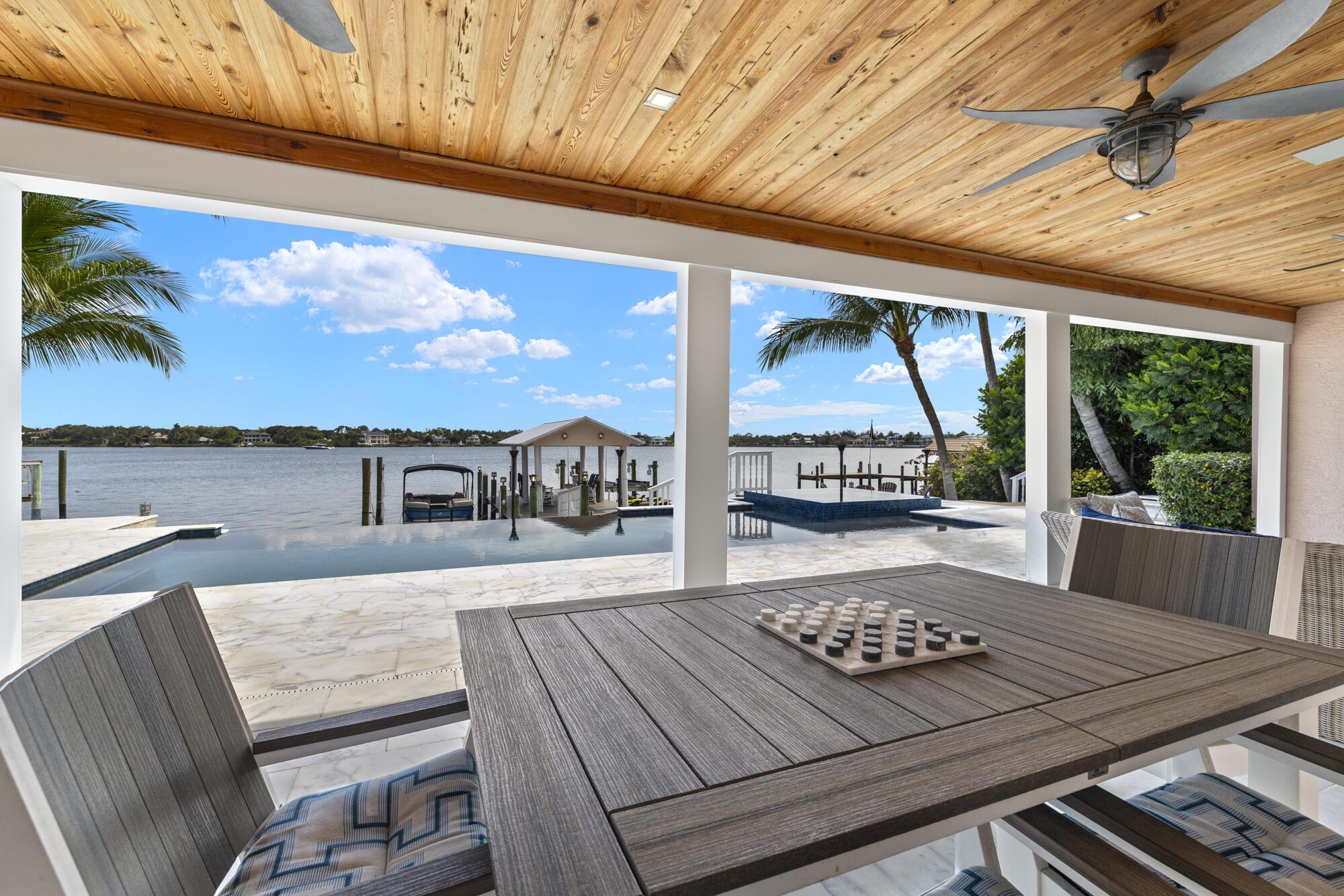 Tequesta Country Club - Residential