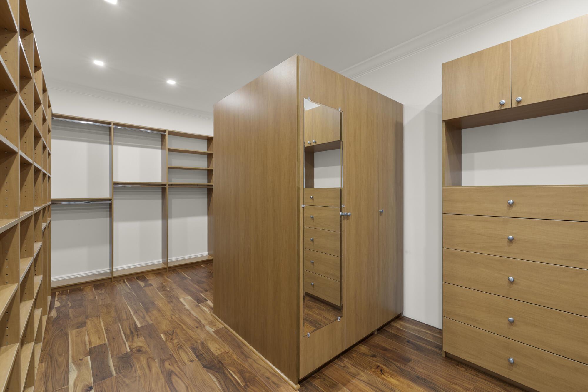 Tequesta Country Club - Residential