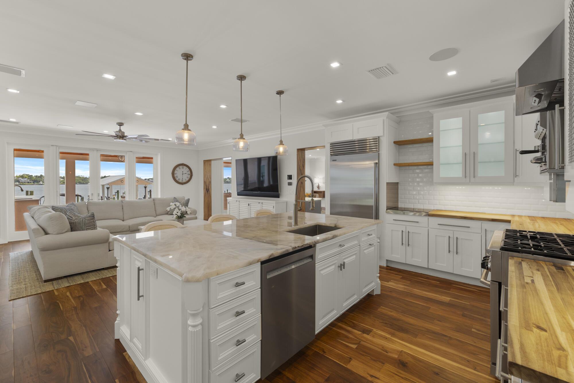 Tequesta Country Club - Residential