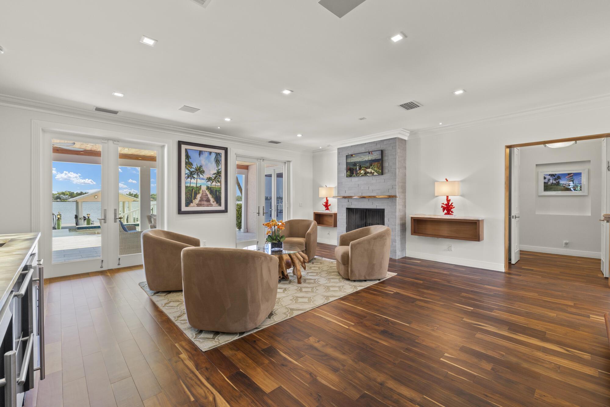 Tequesta Country Club - Residential