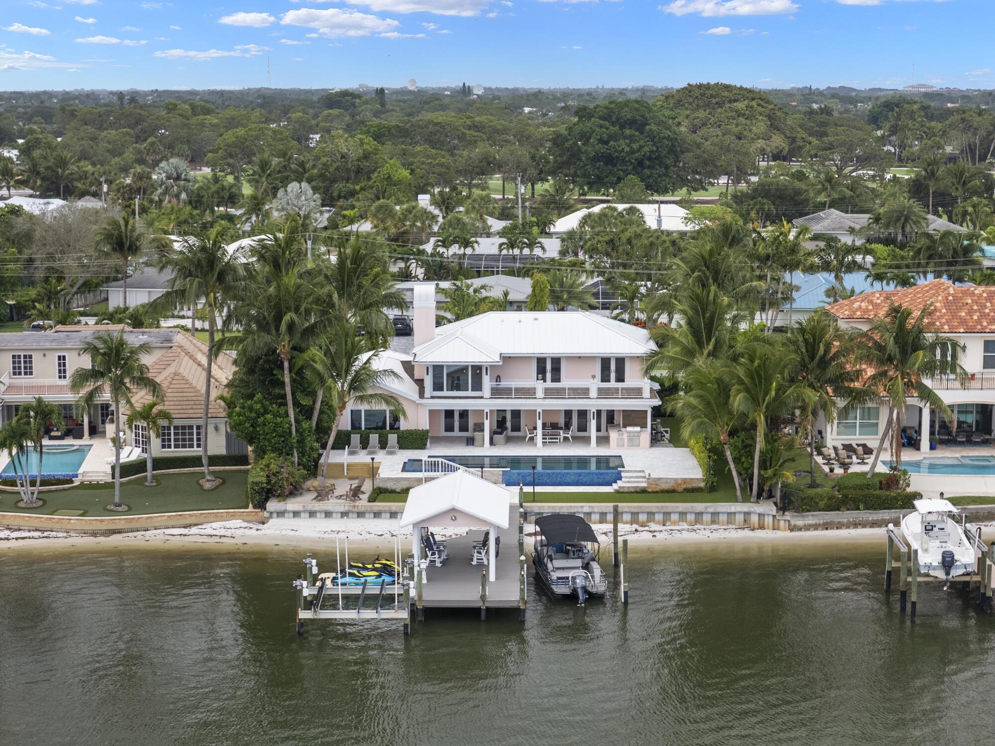 Tequesta Country Club - Residential