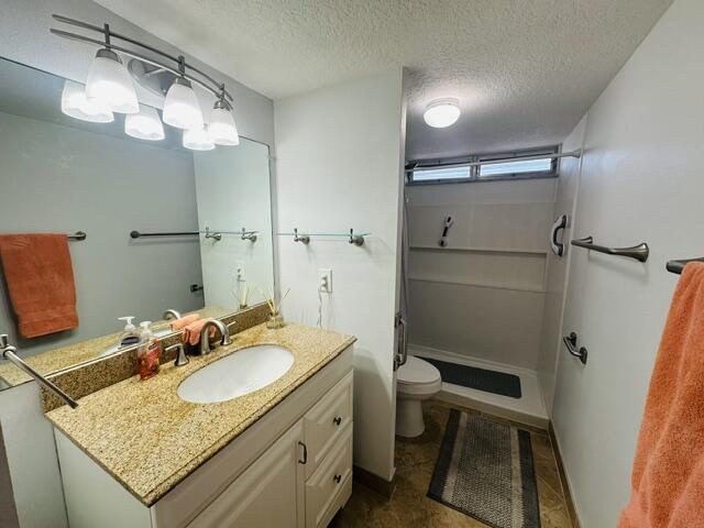 VILLAGE ROYALE GREENDALE CONDO - Residential