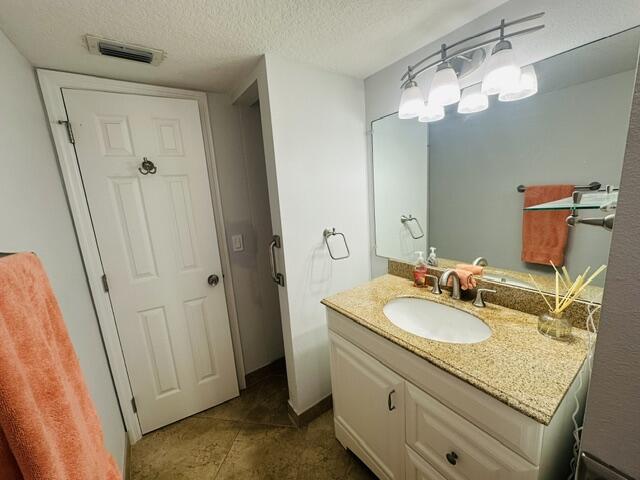 VILLAGE ROYALE GREENDALE CONDO - Residential