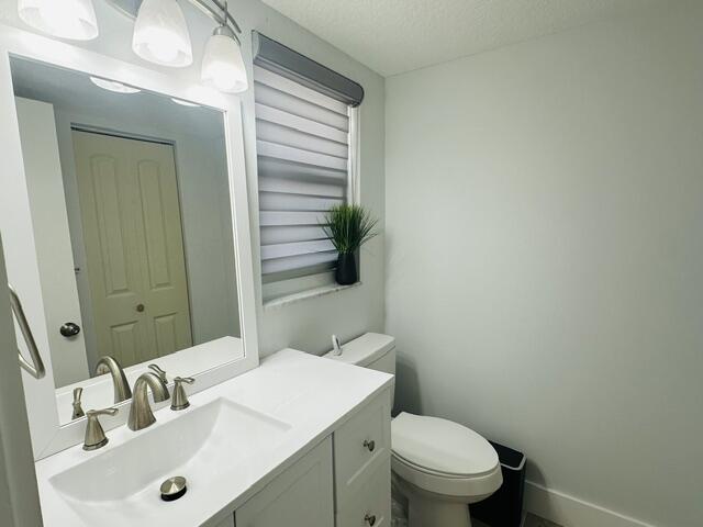VILLAGE ROYALE GREENDALE CONDO - Residential