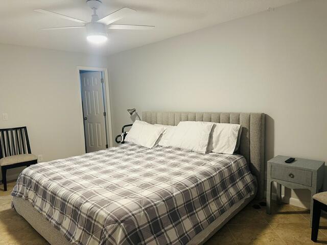 VILLAGE ROYALE GREENDALE CONDO - Residential