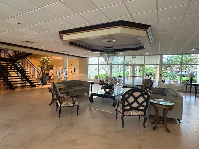 VILLAGE ROYALE GREENDALE CONDO - Residential