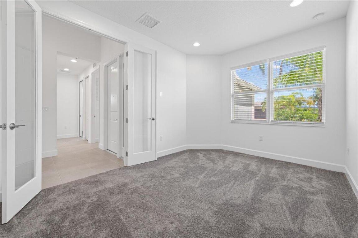 Riverland-Valencia Grove - Residential