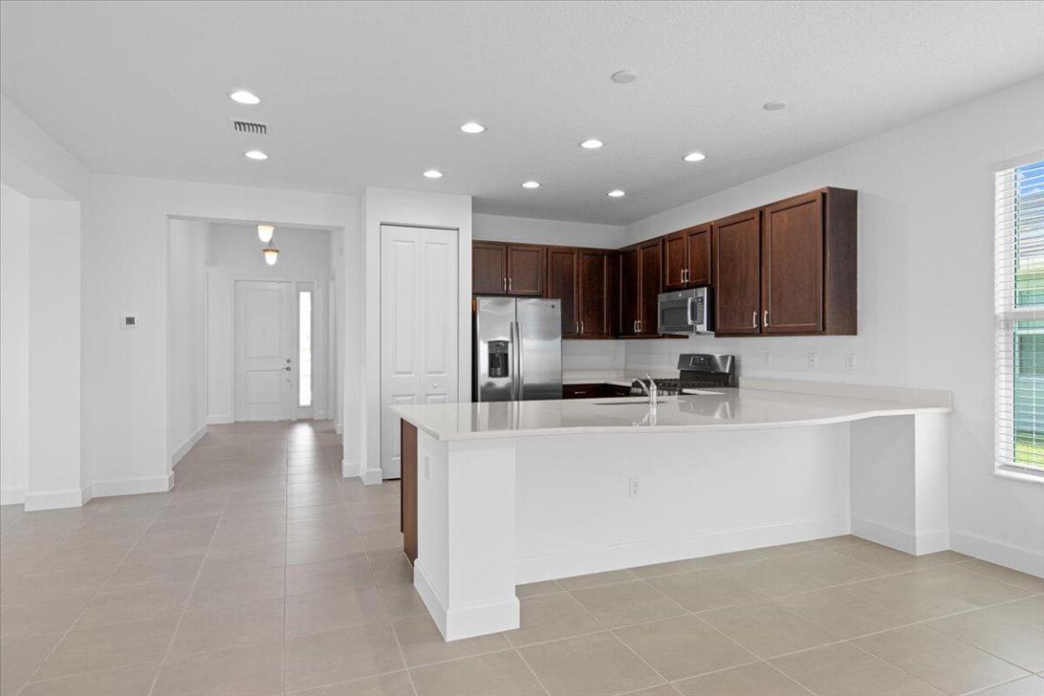 Riverland-Valencia Grove - Residential