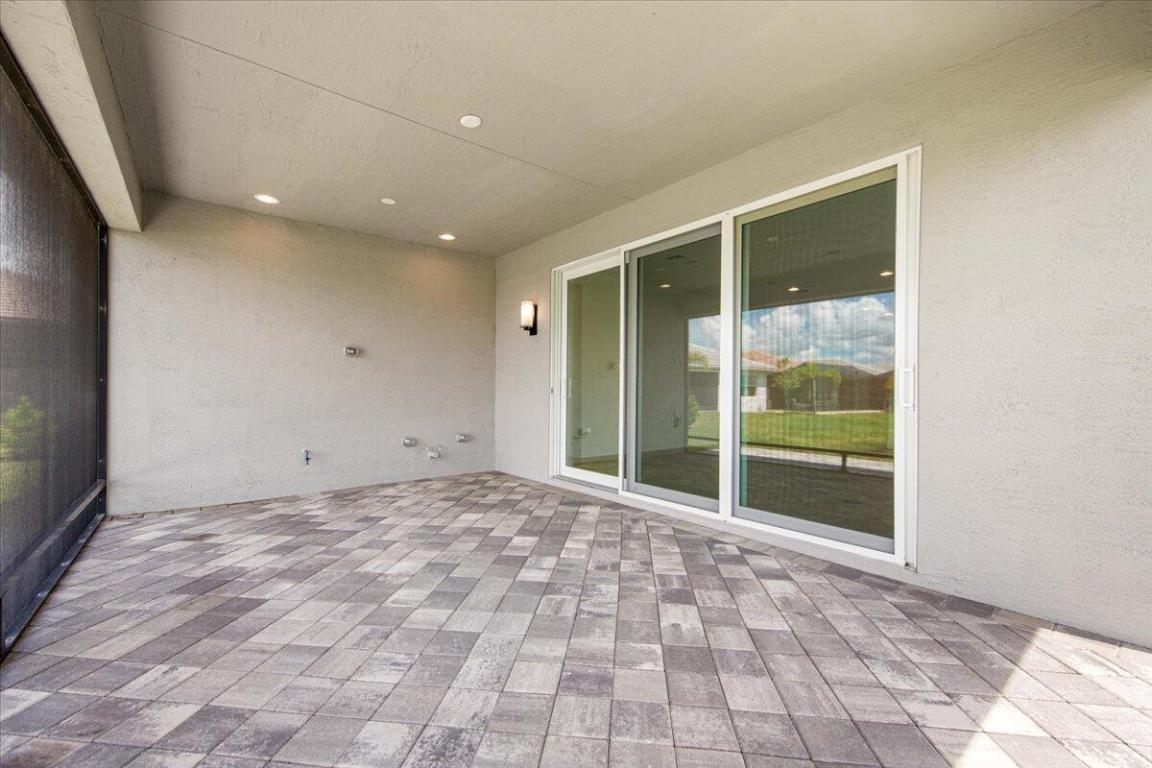 Riverland-Valencia Grove - Residential