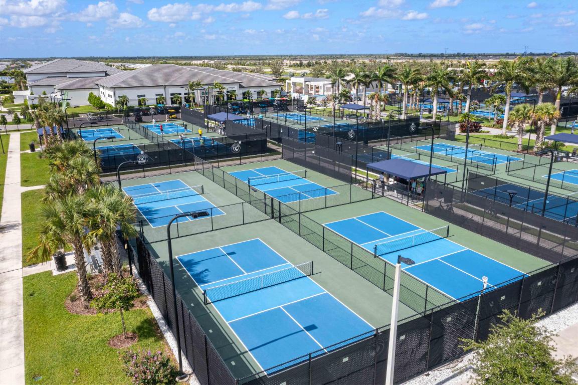 Riverland-Valencia Grove - Residential