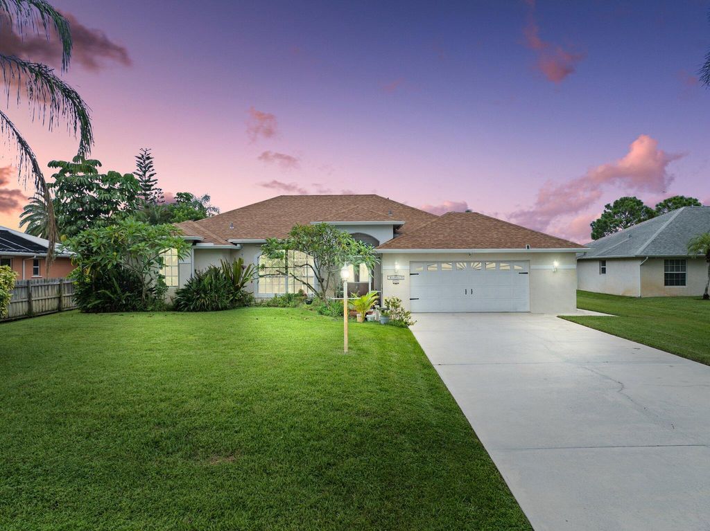 Photo of 252 SW Ridgecrest Drive, Port Saint Lucie, FL 34953 (MLS # R11021858)