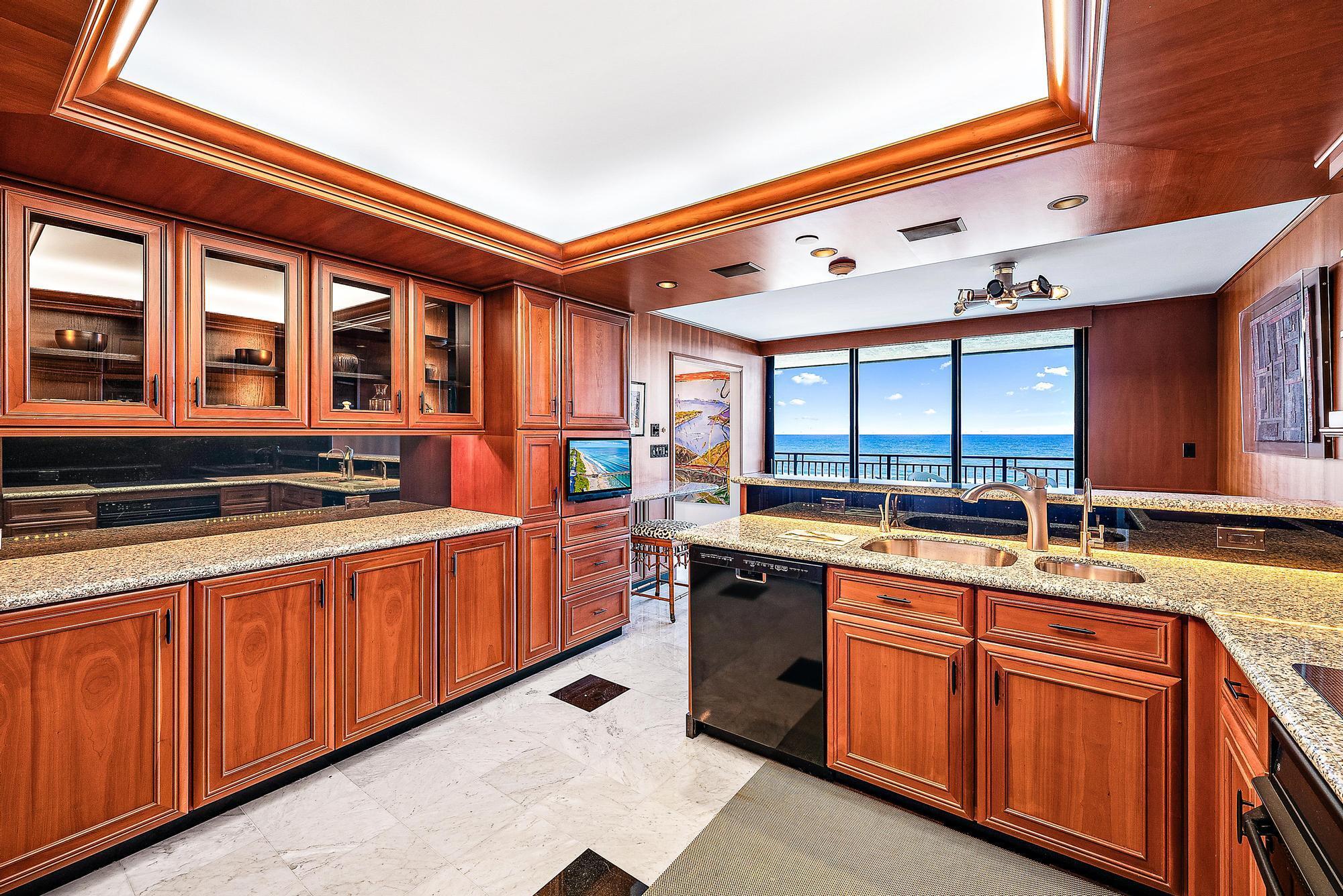 PASSAGES OF JUPITER ISLAN - Residential