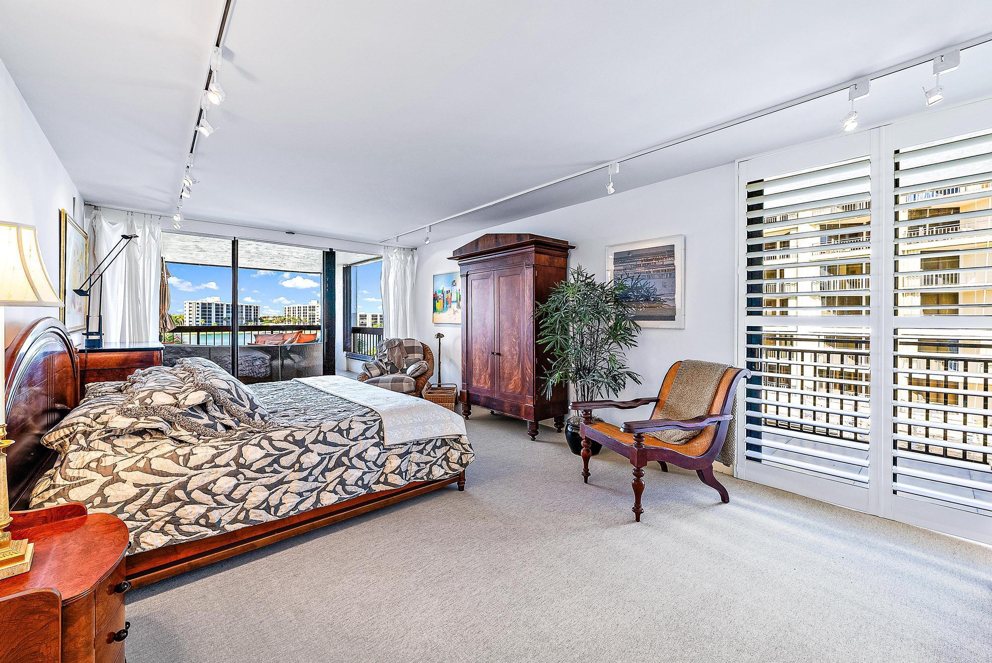 PASSAGES OF JUPITER ISLAN - Residential