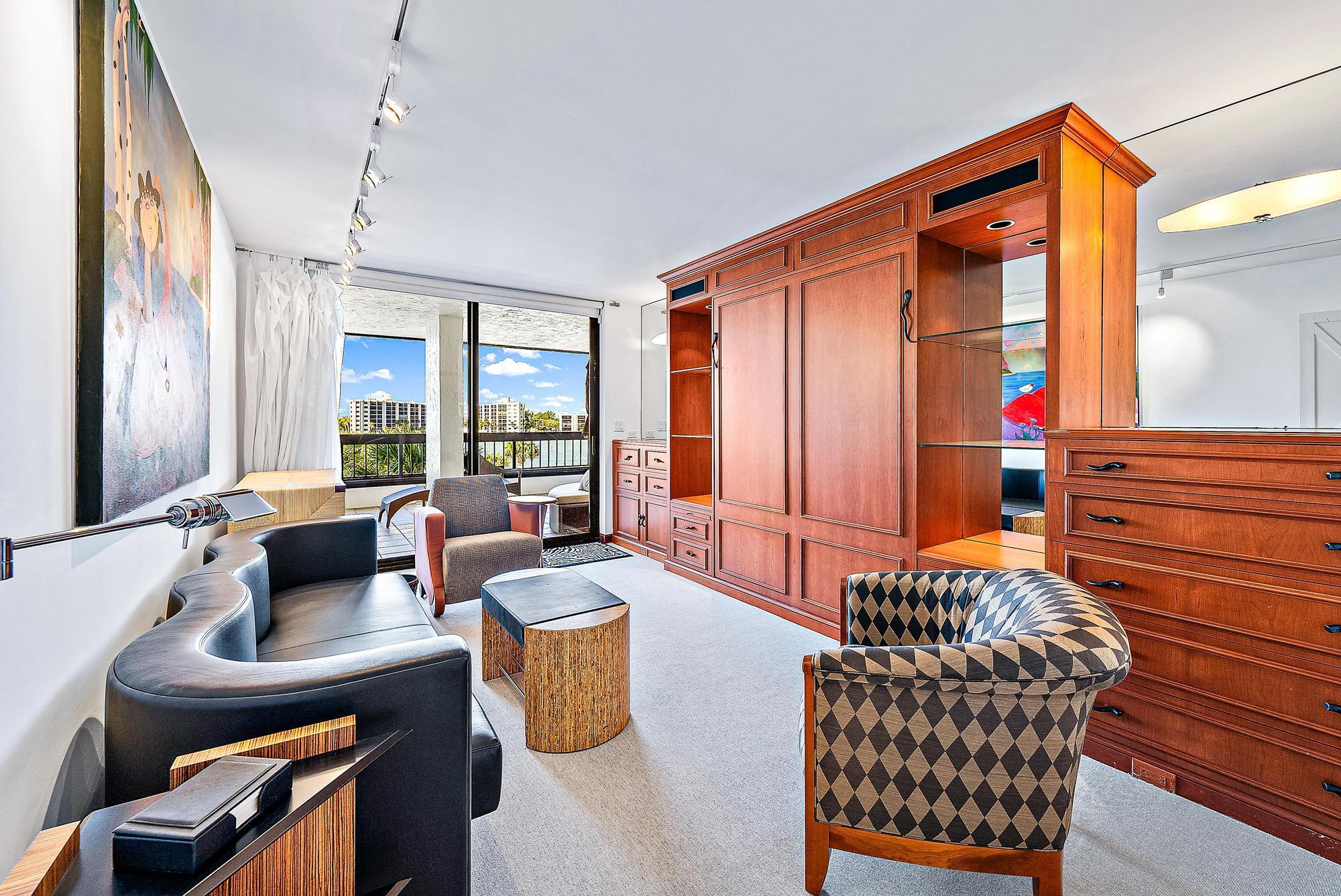 PASSAGES OF JUPITER ISLAN - Residential