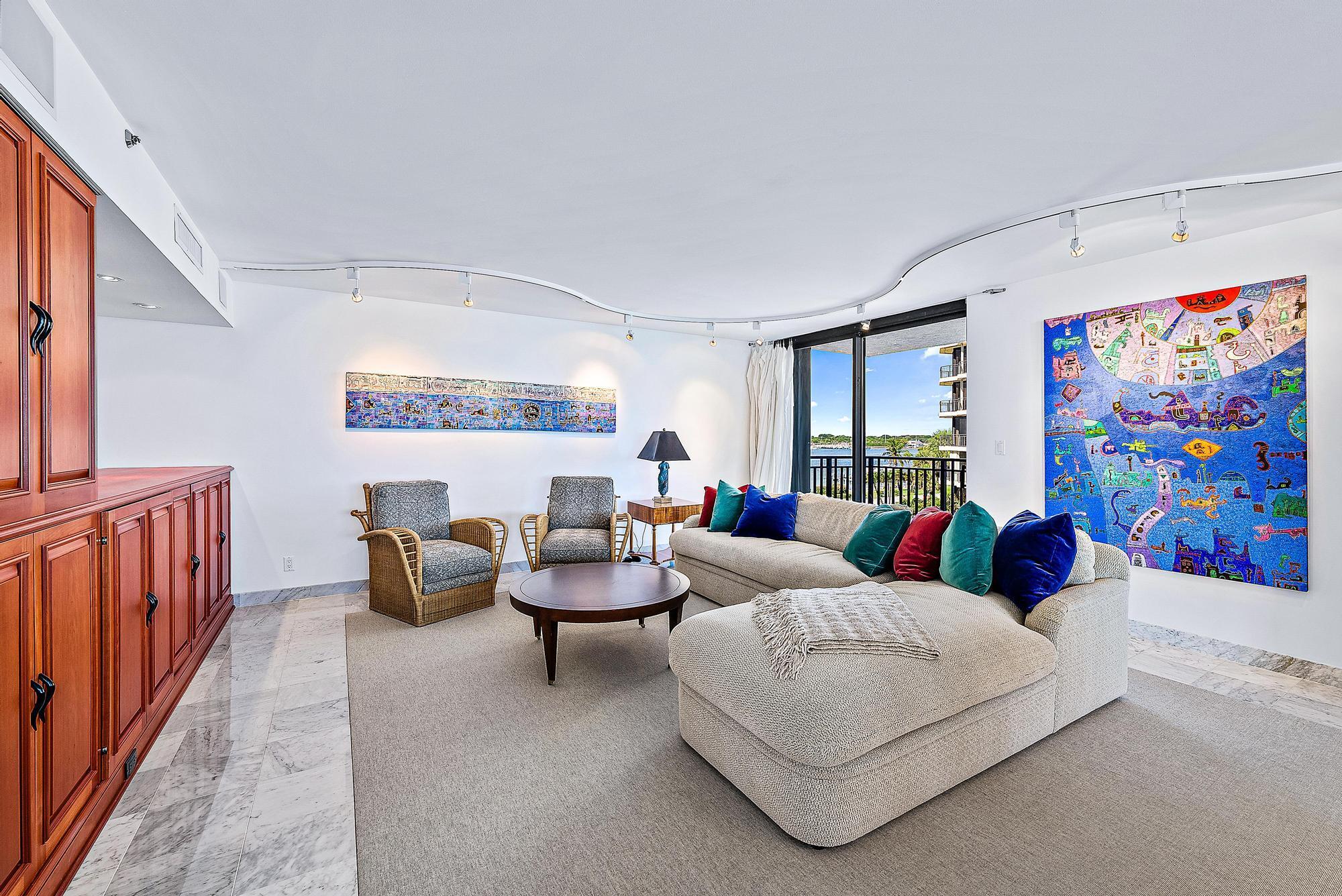 PASSAGES OF JUPITER ISLAN - Residential