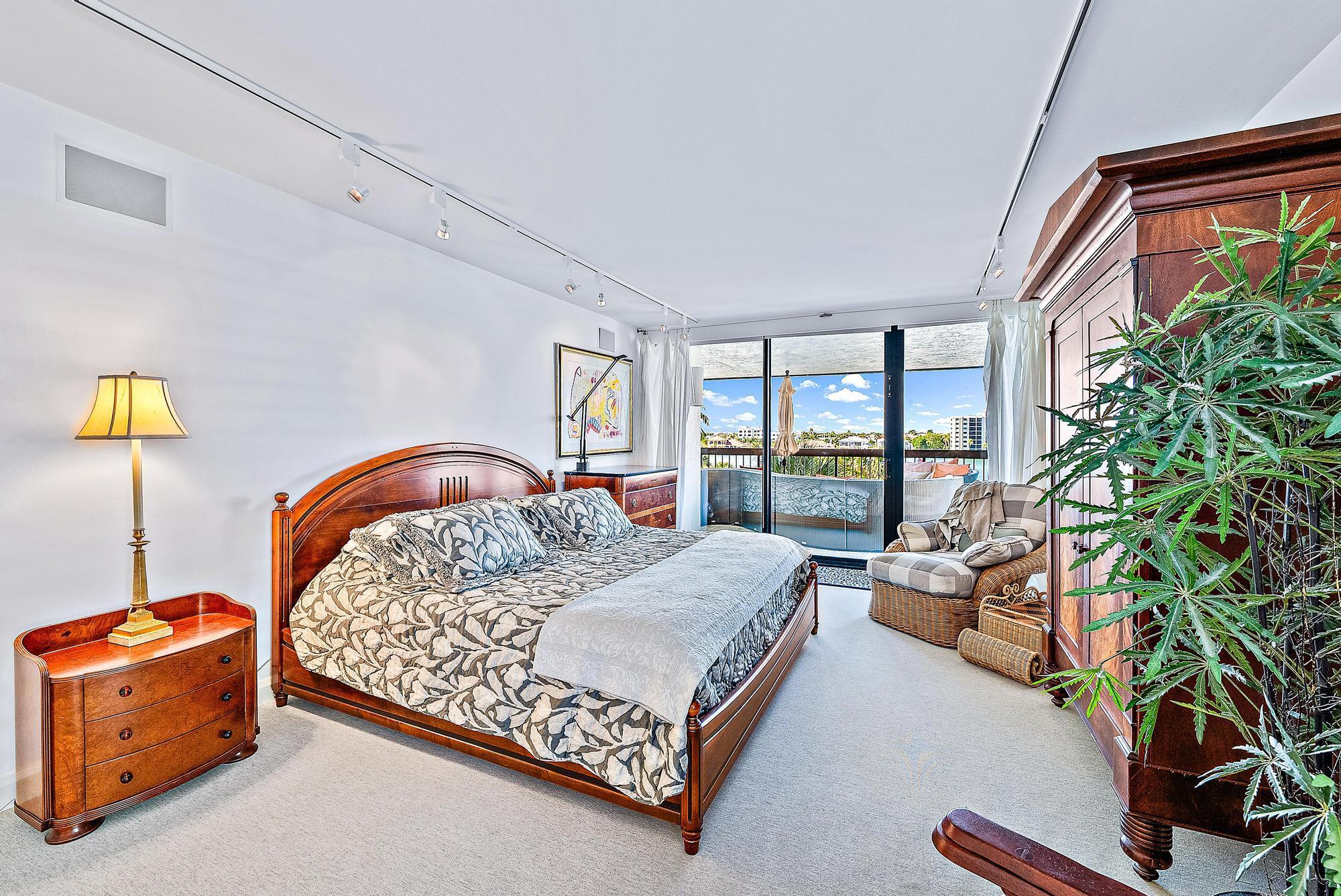 PASSAGES OF JUPITER ISLAN - Residential