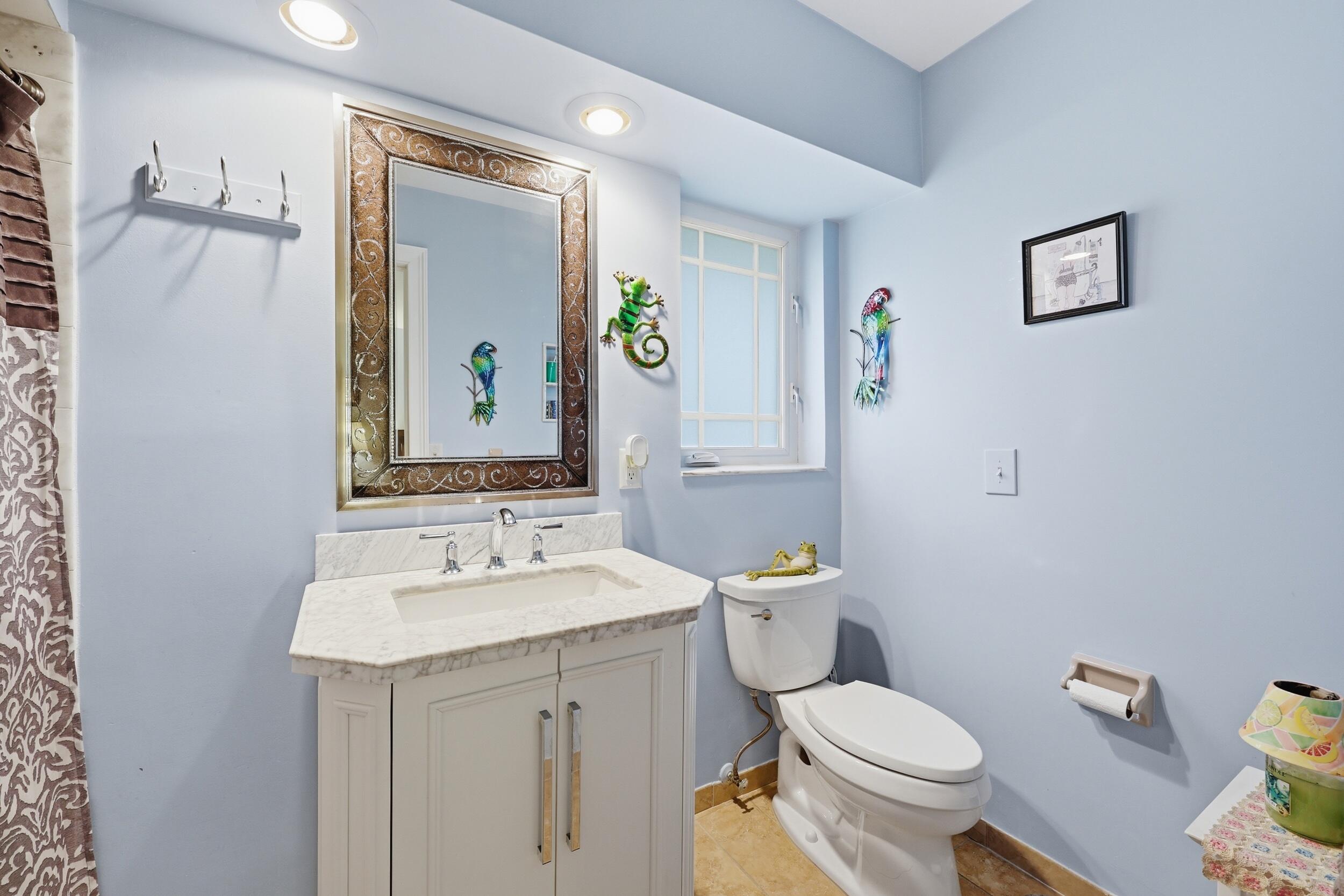 YACHT HARBOR MANOR - Residential