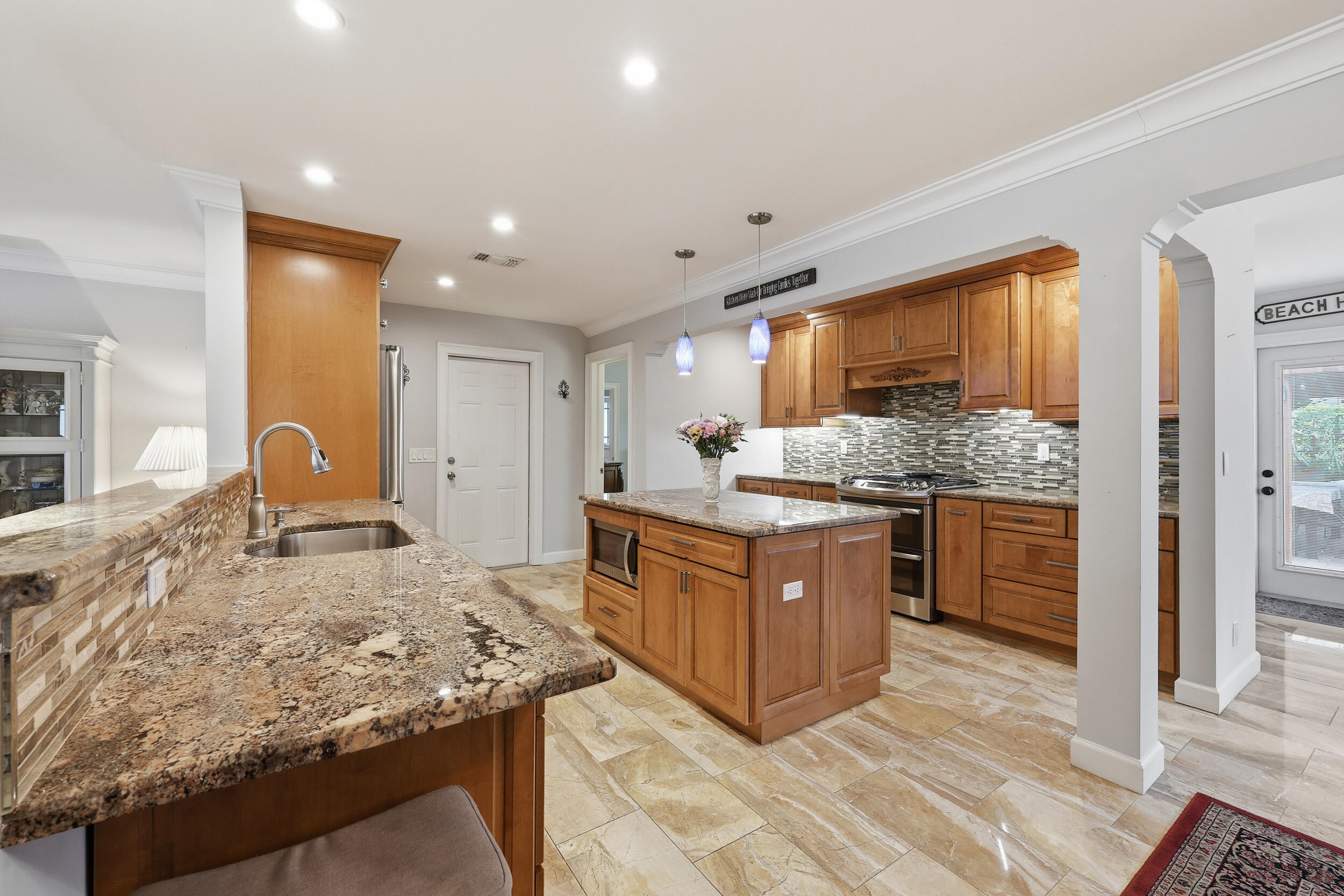 YACHT HARBOR MANOR - Residential