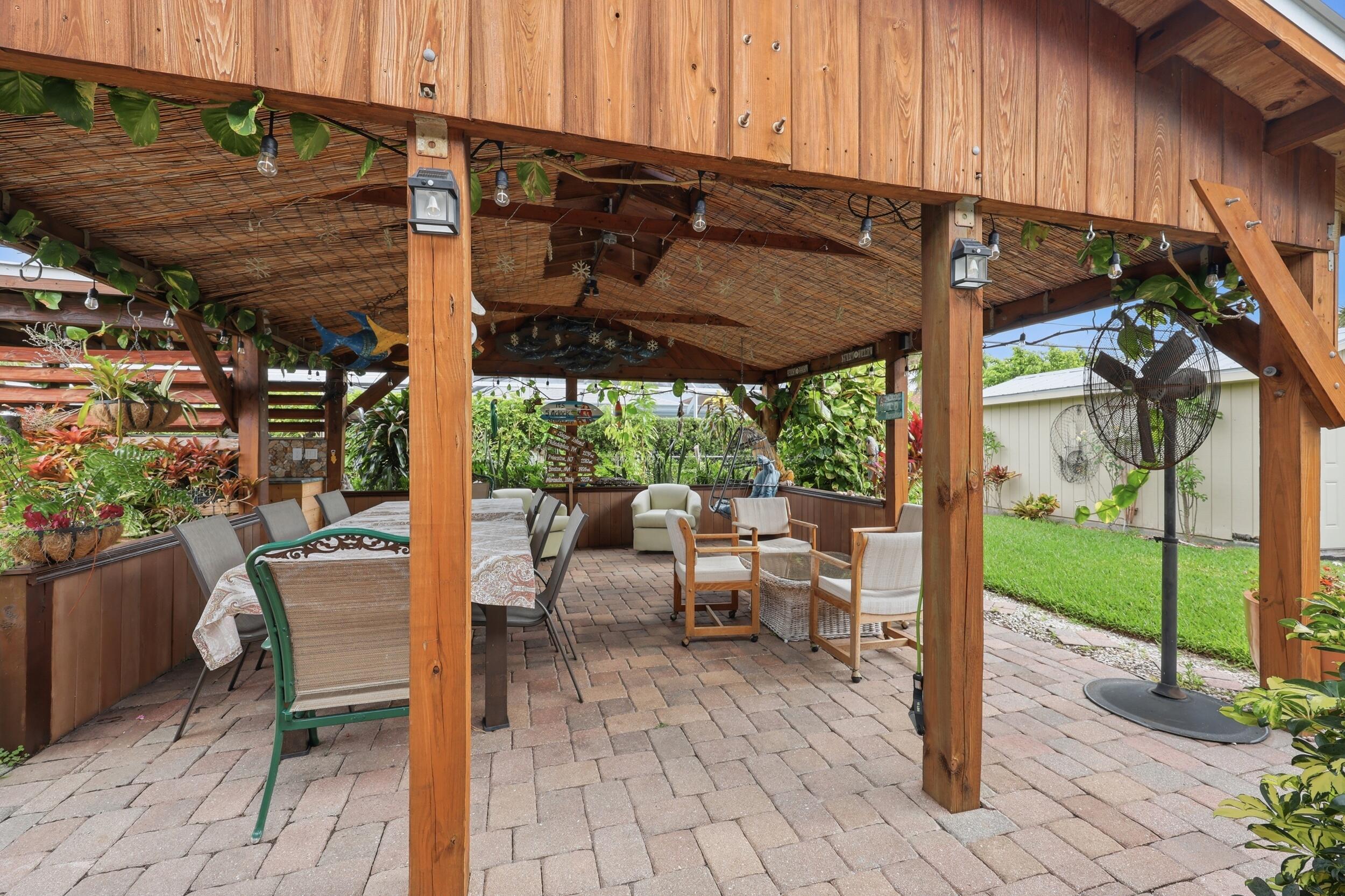 YACHT HARBOR MANOR - Residential