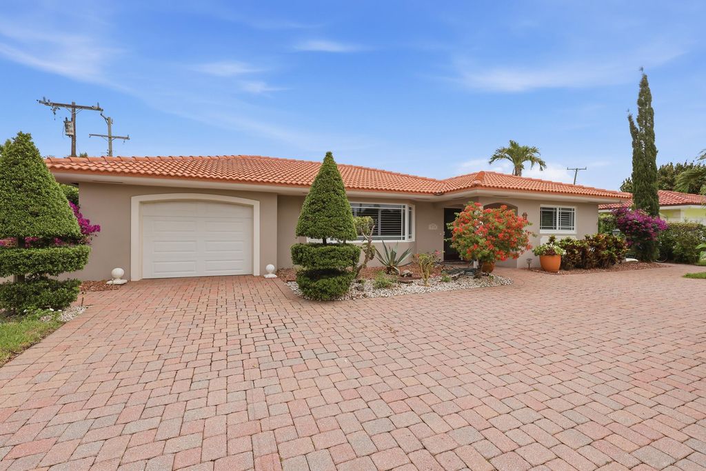 Photo of 1140 Morse Boulevard, Singer Island, FL 33404 (MLS # B26009508)