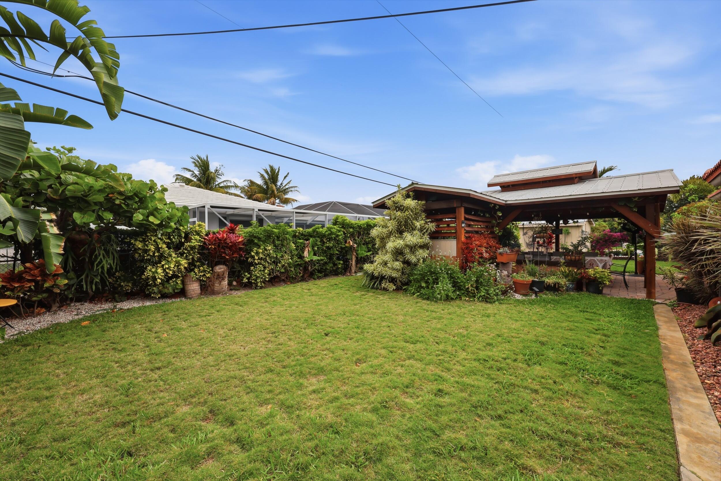 YACHT HARBOR MANOR - Residential