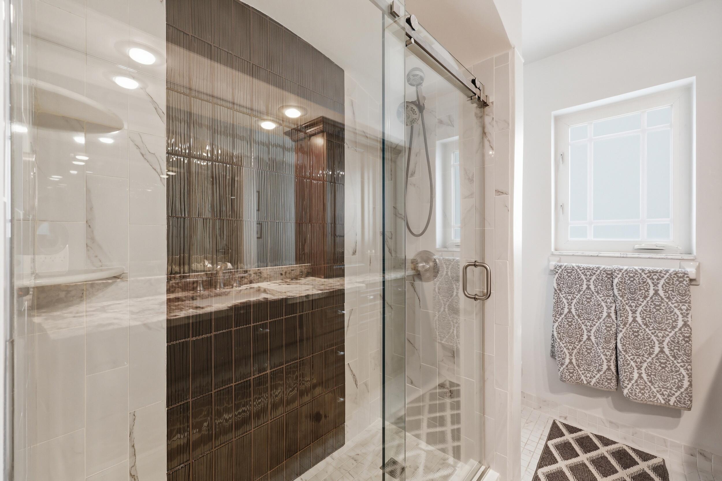 YACHT HARBOR MANOR - Residential