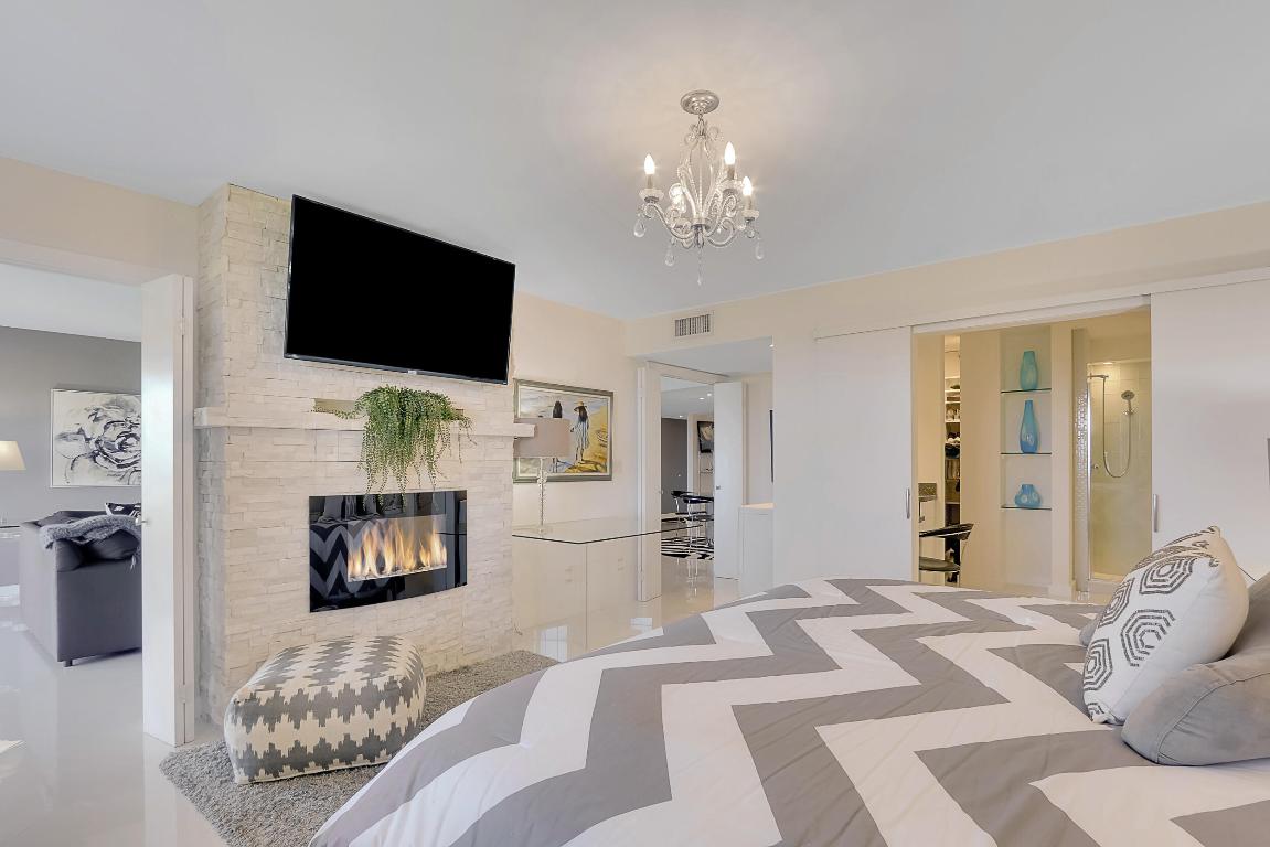 Lake Harbour Towers - Residential