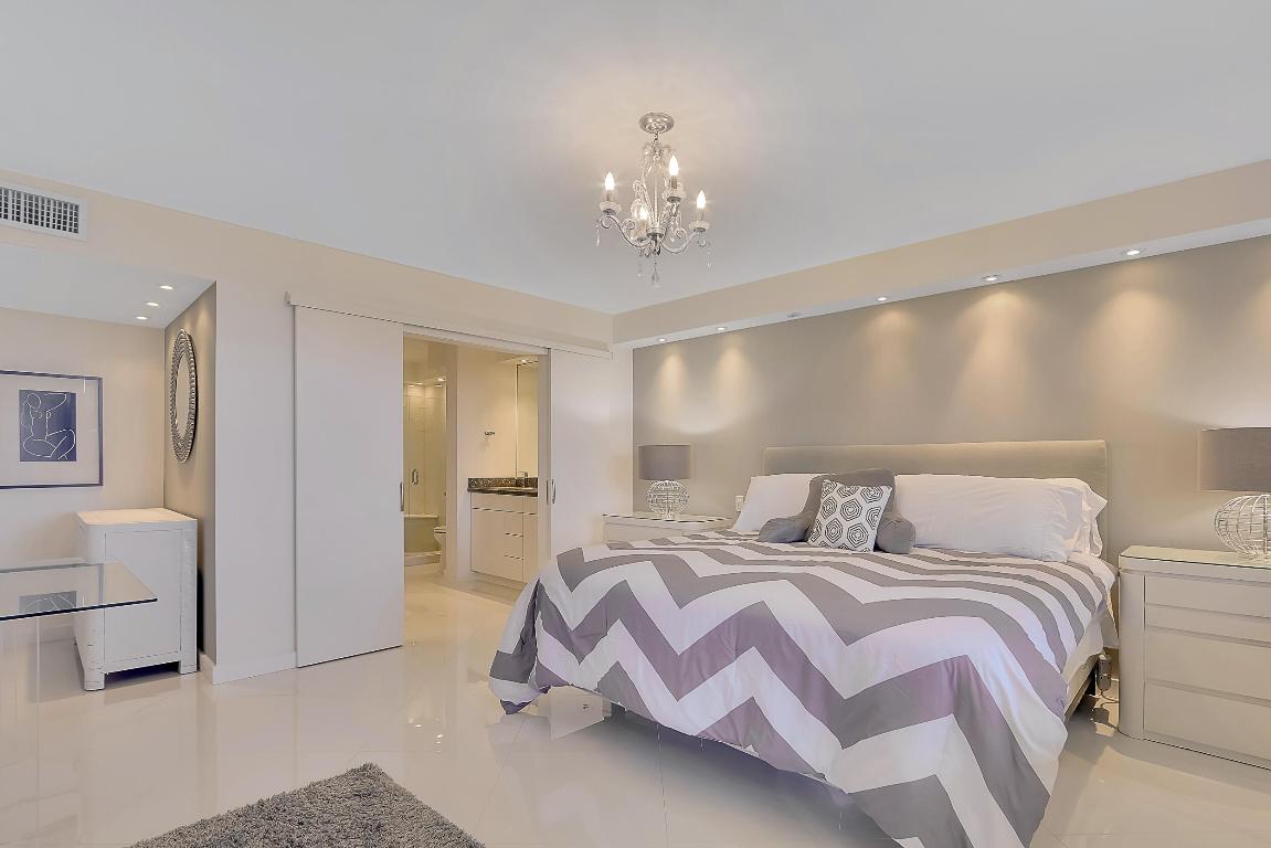 Lake Harbour Towers - Residential