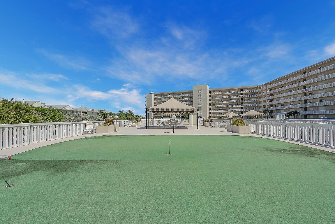 Lake Harbour Towers - Residential