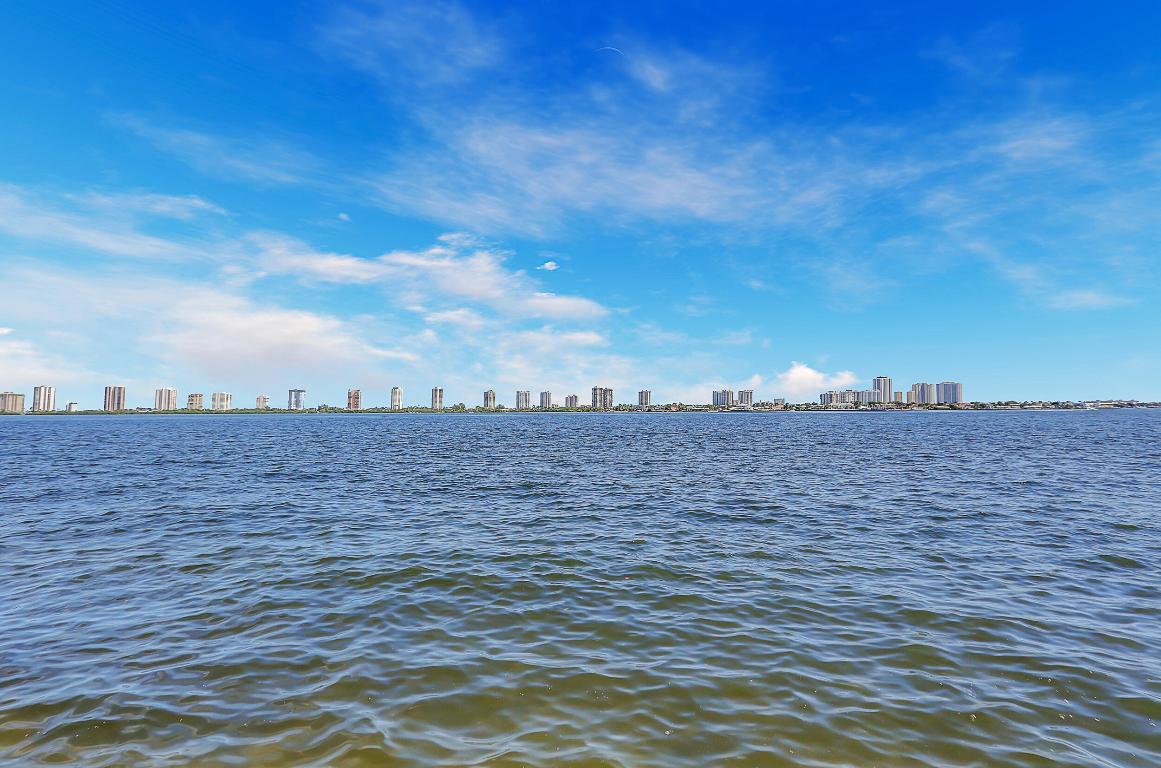 Lake Harbour Towers - Residential