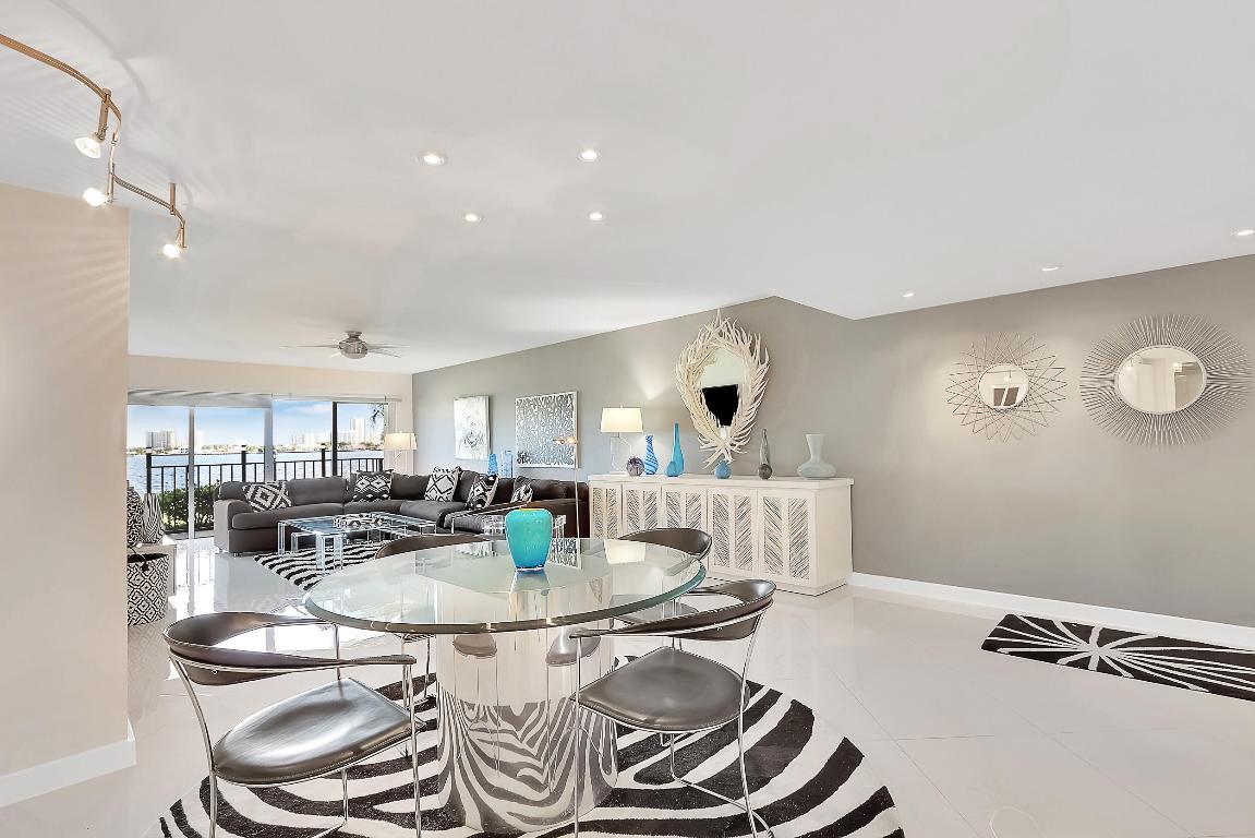 Lake Harbour Towers - Residential