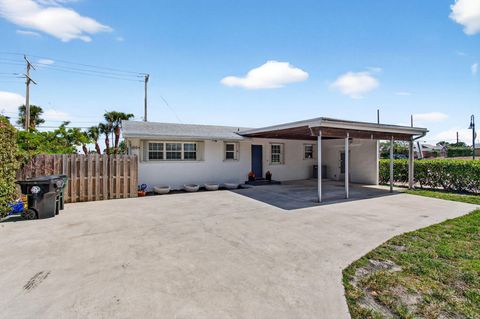 Property photo of 1004 N A Street, Lake Worth Beach, FL 33460