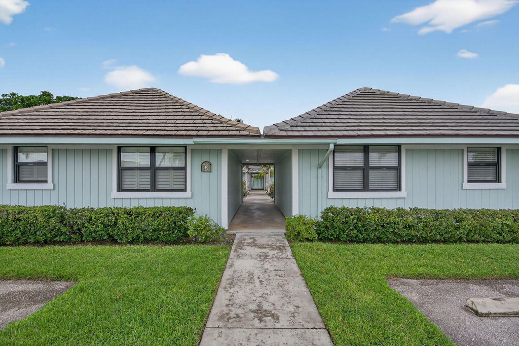 Photo of 1127 E Seminole Avenue #8a, Jupiter, FL 33477 (MLS # B26024159)