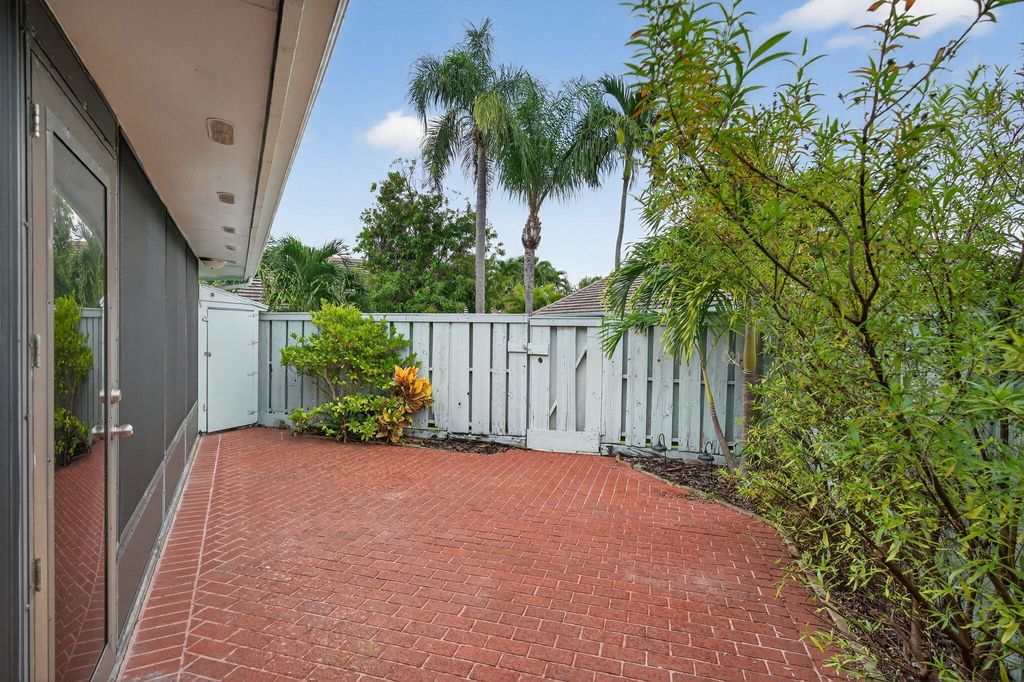Photo of 1127 E Seminole Avenue #8a, Jupiter, FL 33477 (MLS # B26024159)