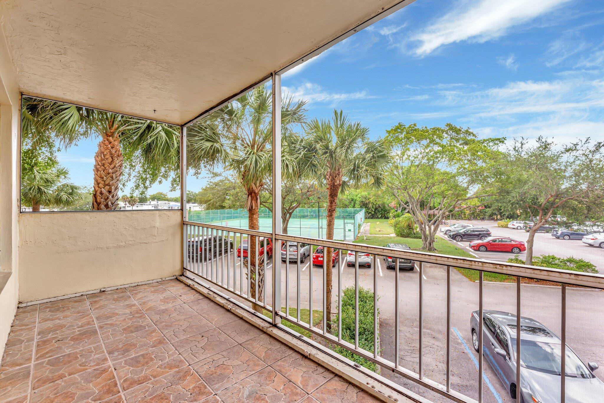 COUNTRY CLUB TOWER OF COR - Residential