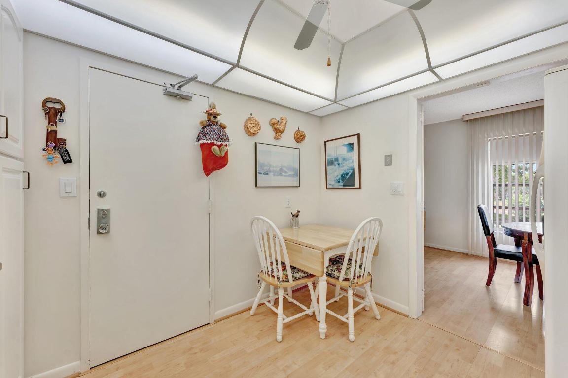 COUNTRY CLUB TOWER OF CORAL - Residential