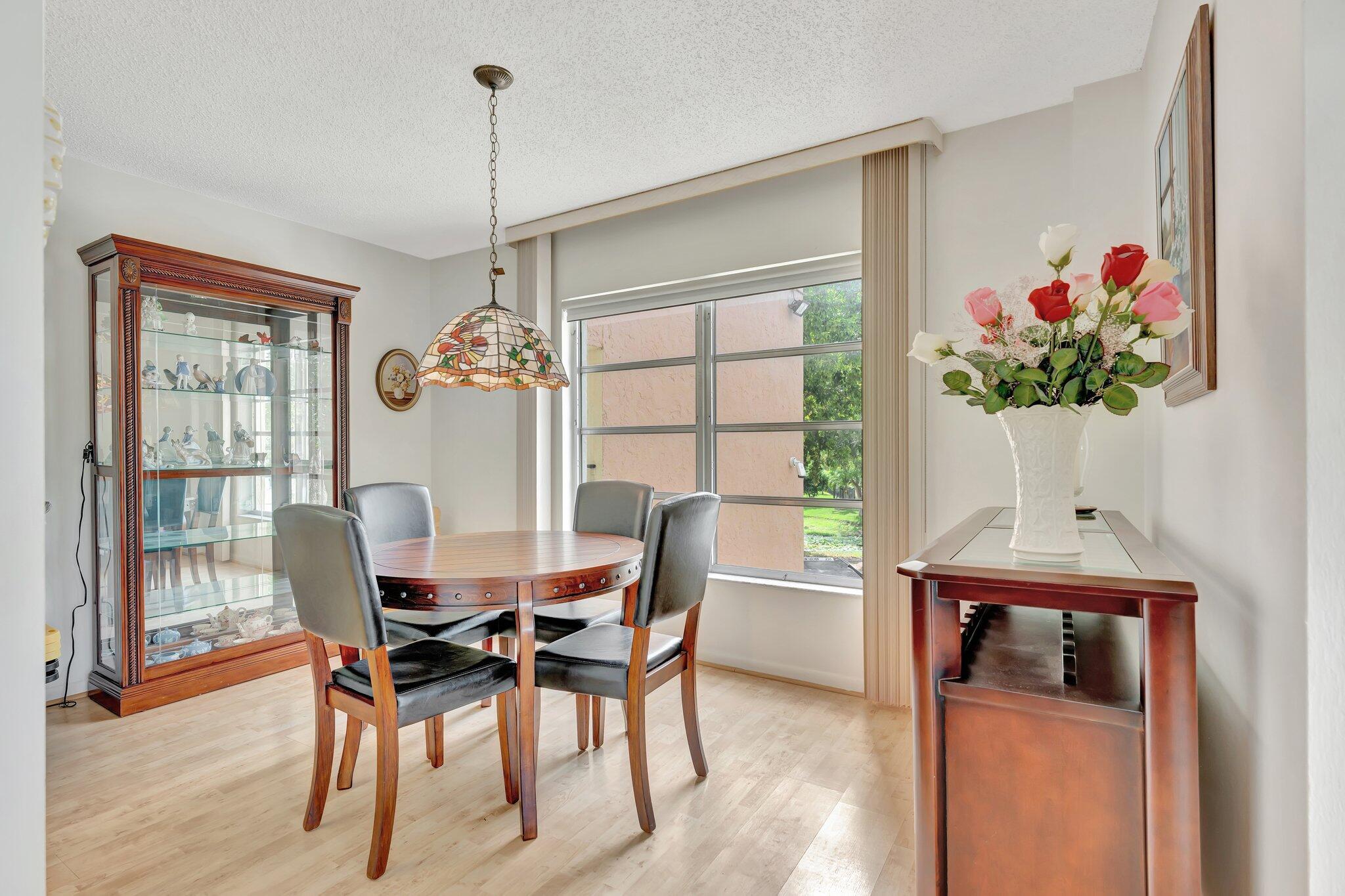 COUNTRY CLUB TOWER OF CORAL - Residential